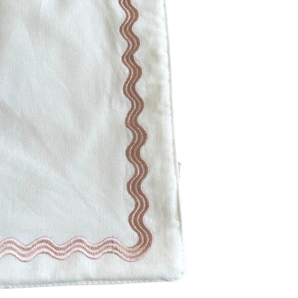 VALERIE AMELIA White Pink Ric Rack Trim Cotton Placemats 13x19 Set of 4 NEW - Picture 5 of 12